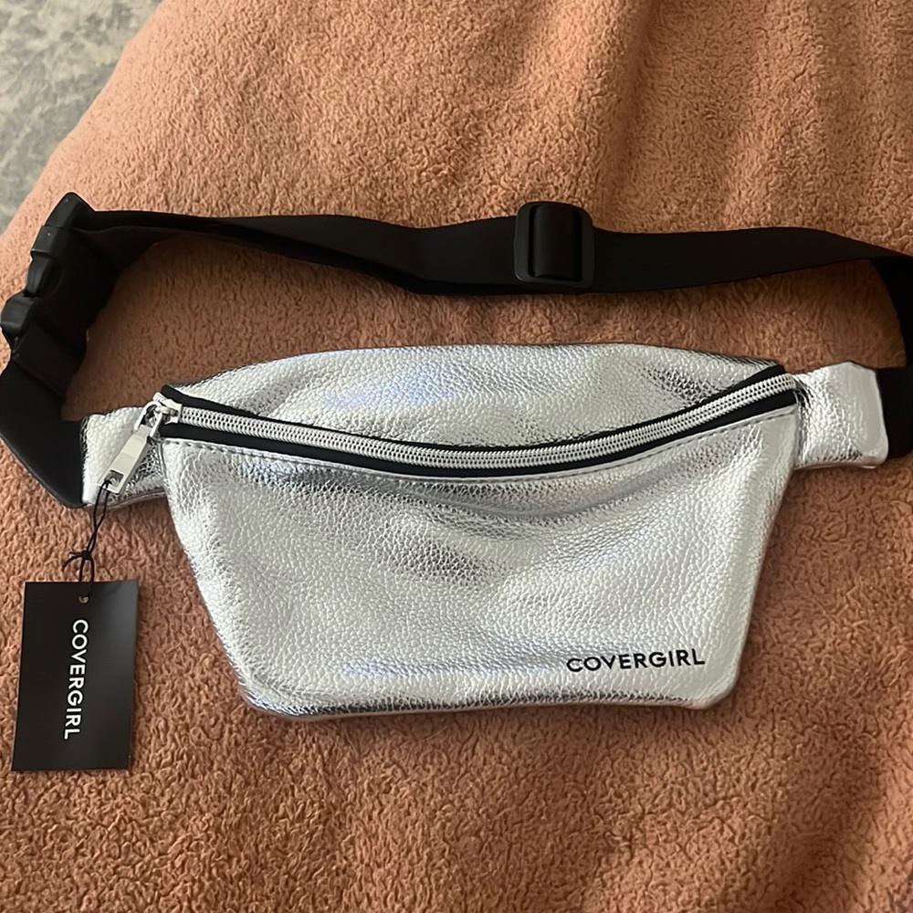 Covergirl Fanny pack